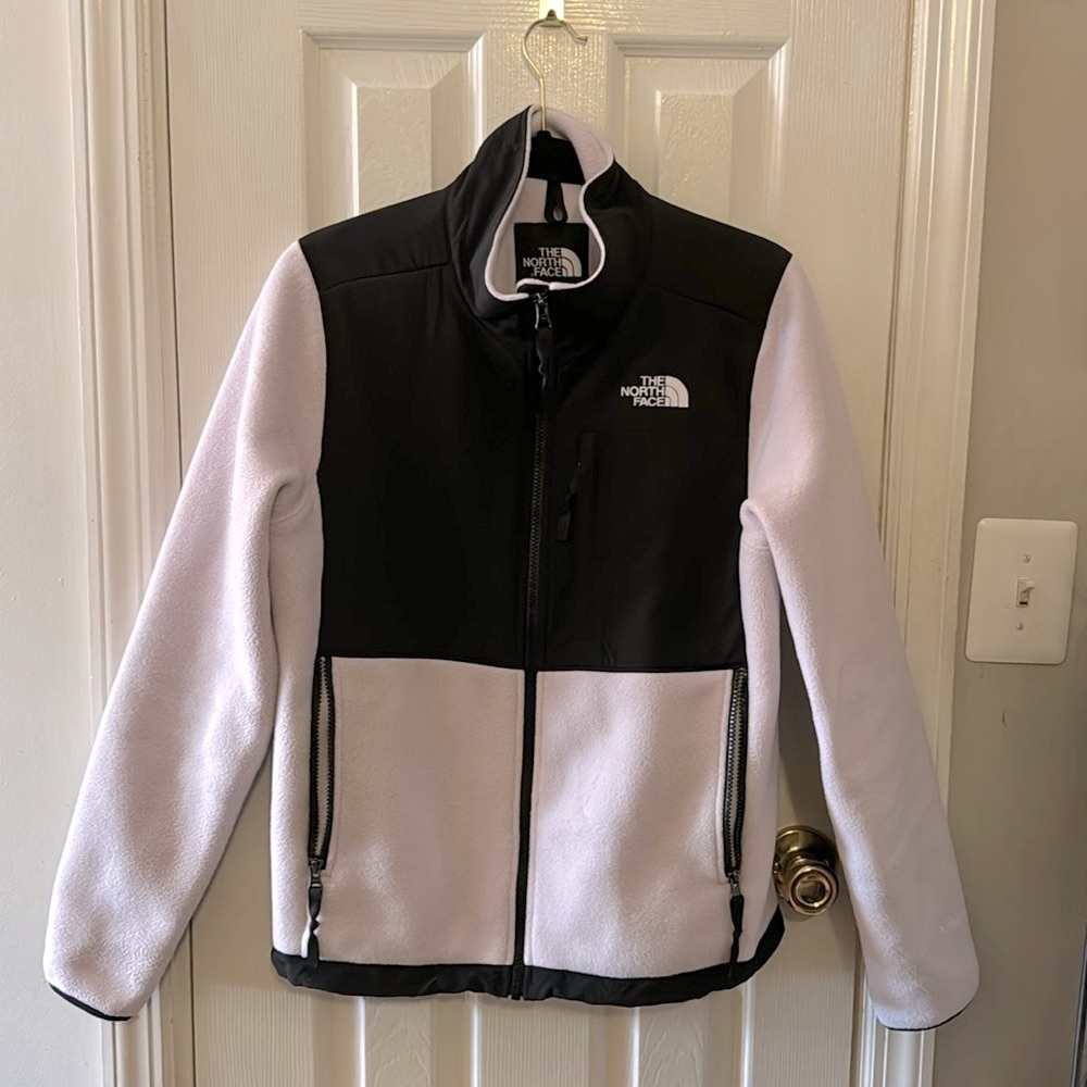 The North Face Women’s Denali Jacket in Lilac/Lavender